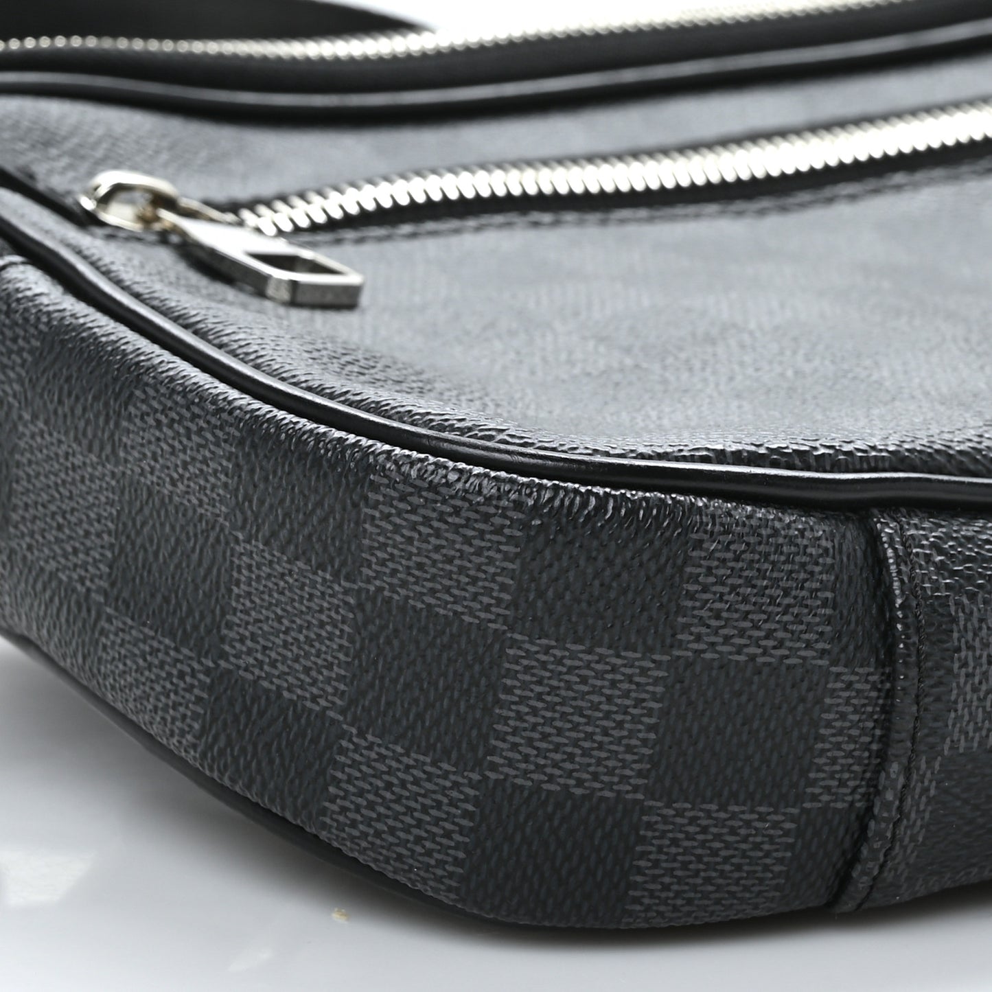 Damier Graphite Ambler