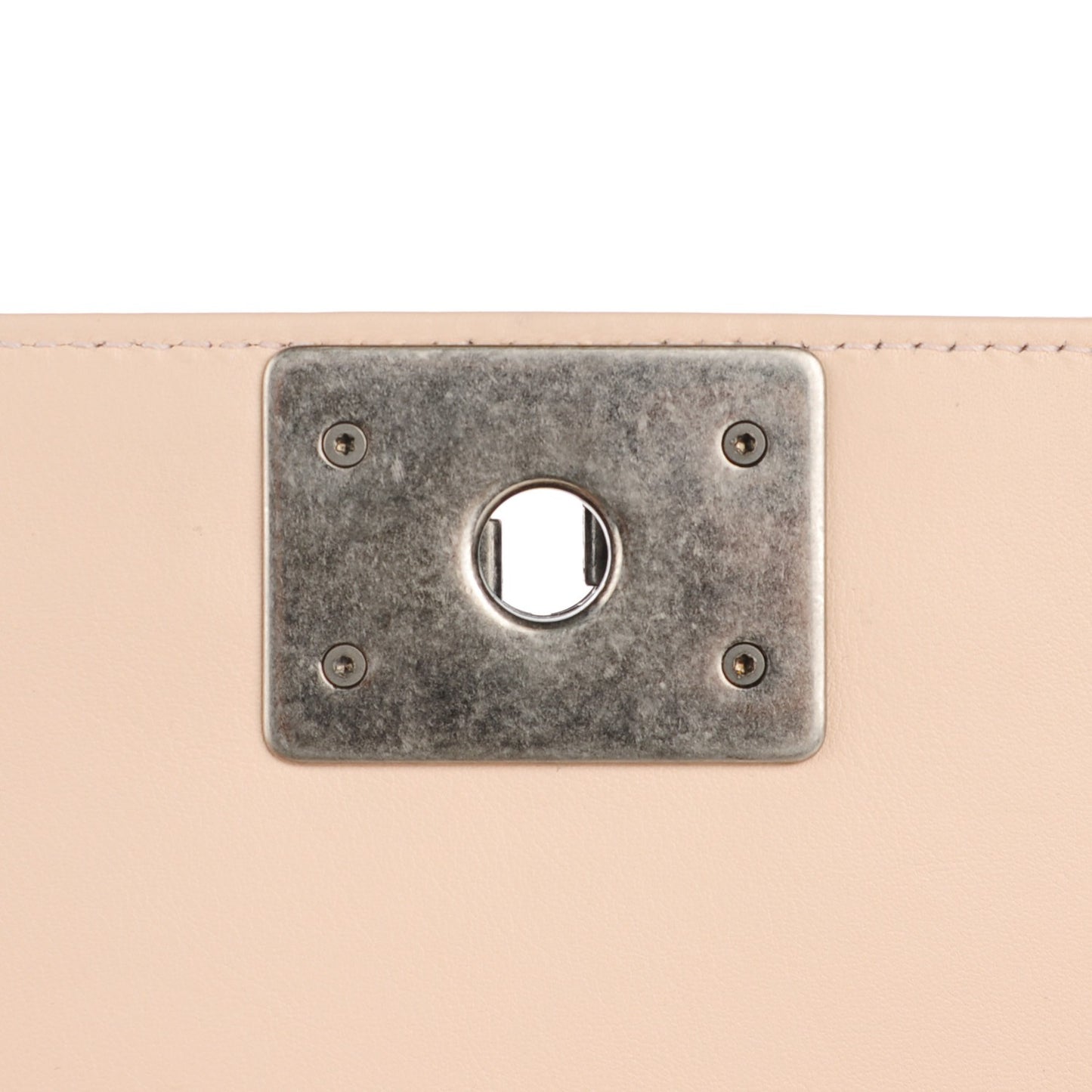 Patent Goatskin Quilted New Medium Boy Flap Beige Clair