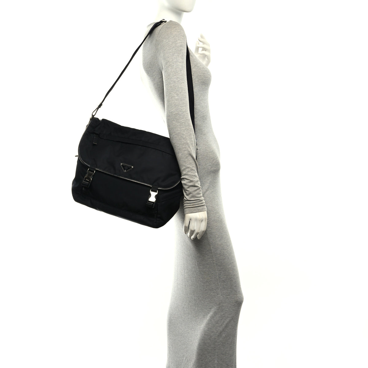 Re-Nylon Saffiano Sea Beyond Messenger Shoulder Bag Black