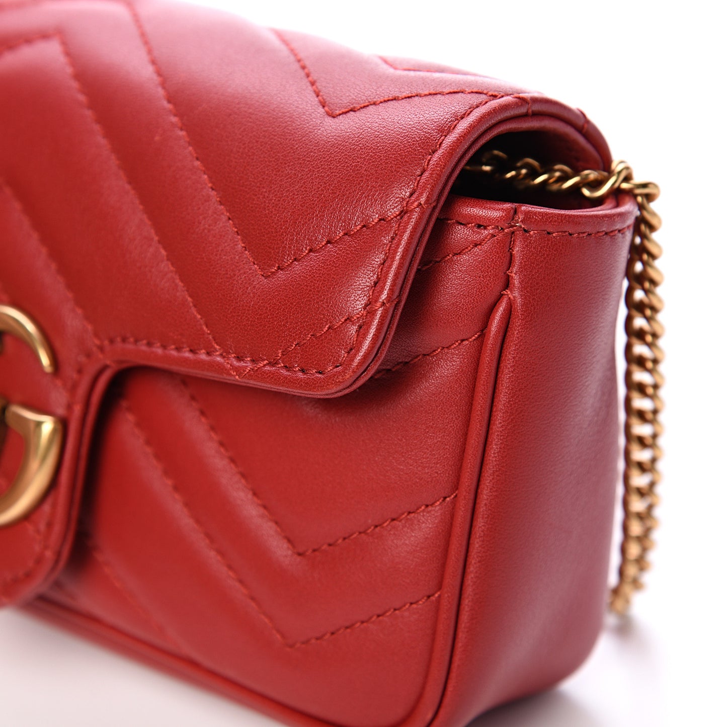 Calfskin Matelasse Super Mini GG Marmont Shoulder Bag Hibiscus Red