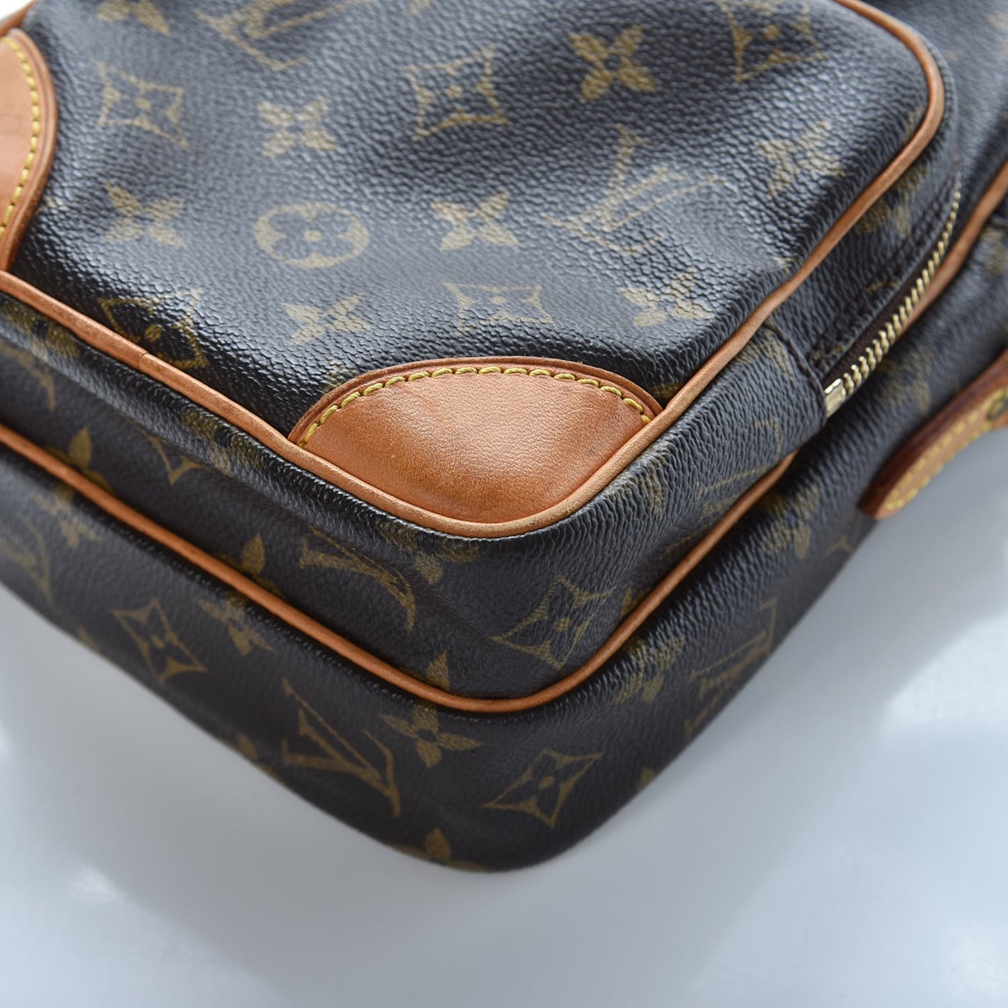 Monogram Amazone
