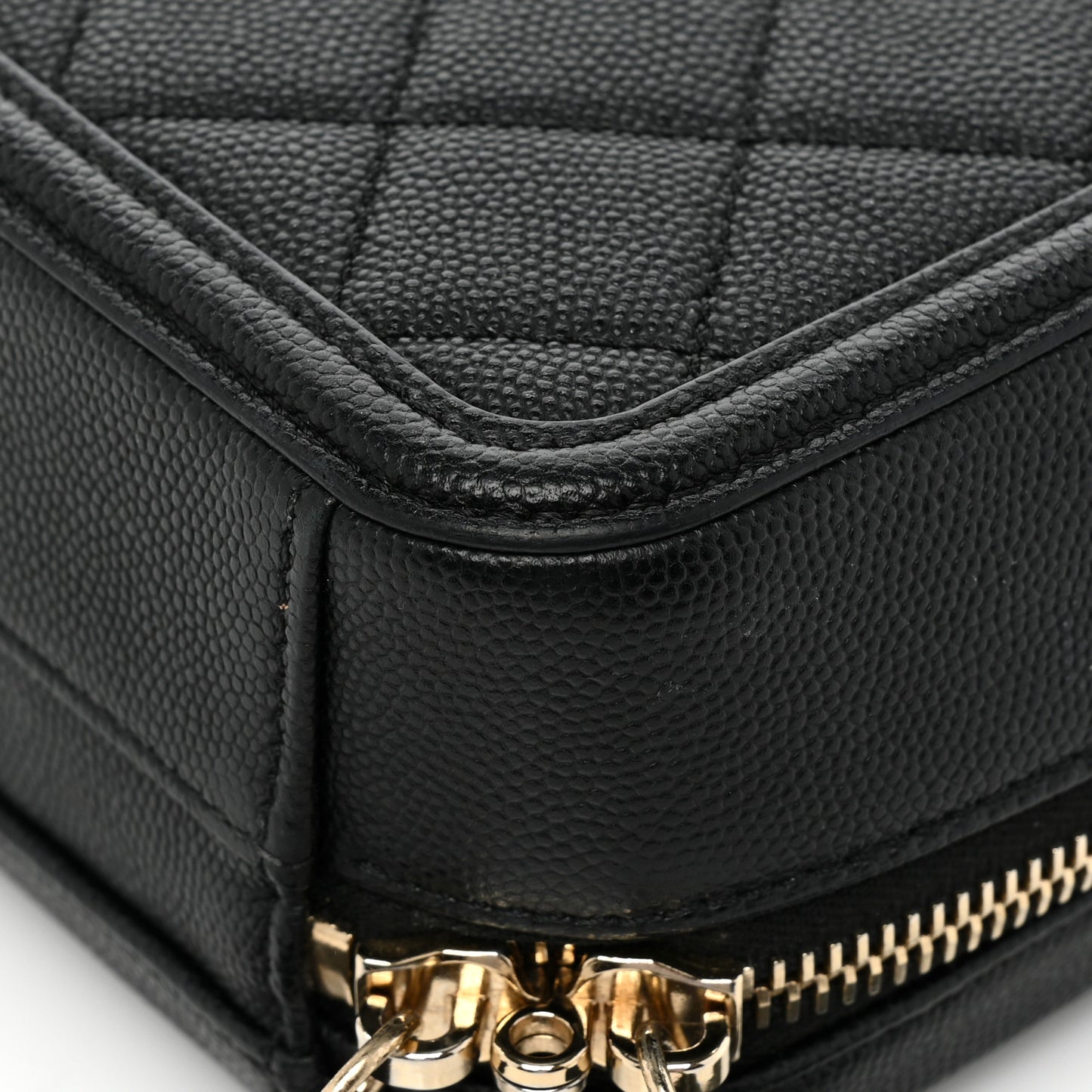 Caviar Quilted CC North South Filigree Vanity Case Black