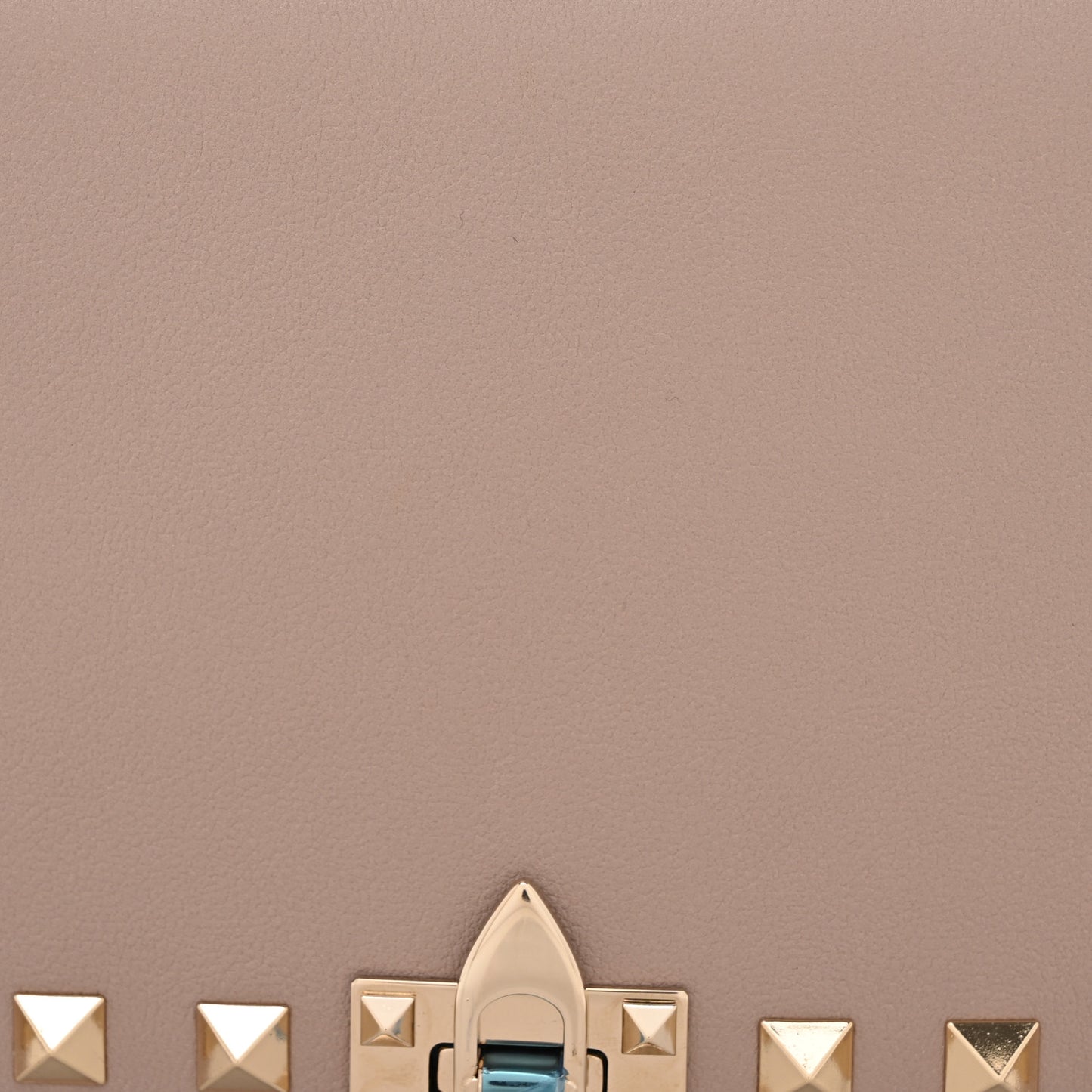 Vitello Rockstud Flip Lock Wallet On Chain  Poudre