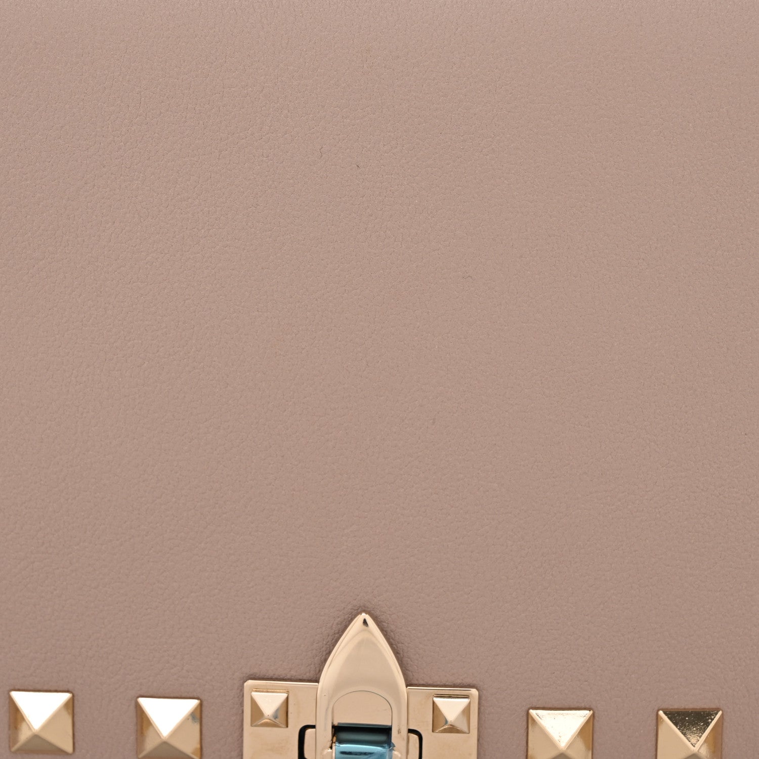 Valentino Garavani Vitello Rockstud Flip Lock Wallet On Chain  Poudre 7 of 11