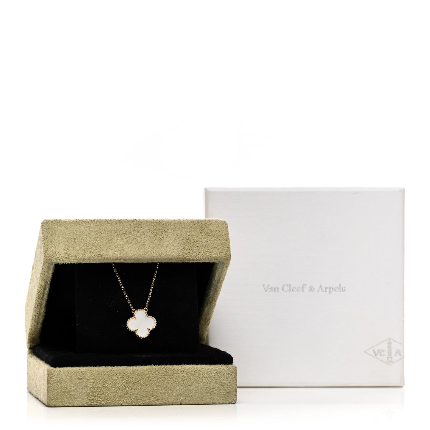 18K Yellow Gold Mother of Pearl Vintage Alhambra Pendant Necklace