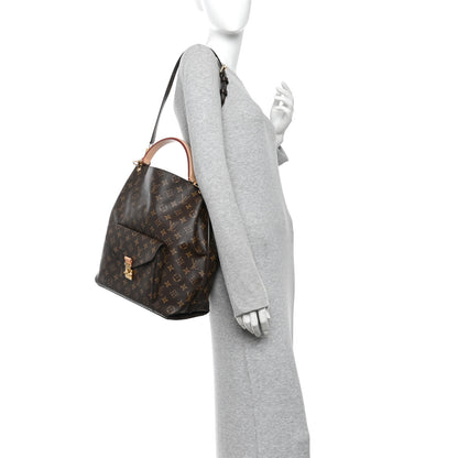 Louis Vuitton Monogram Metis 2 of 9