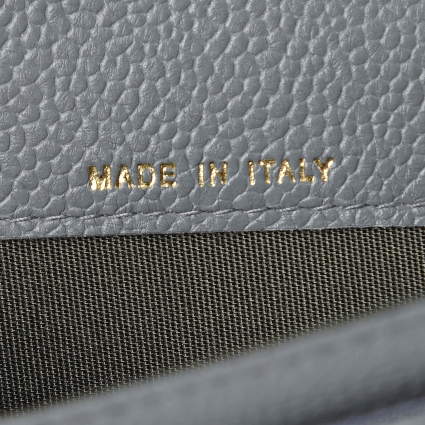 Caviar Quilted Boy Flap Card Holder Flap Grey