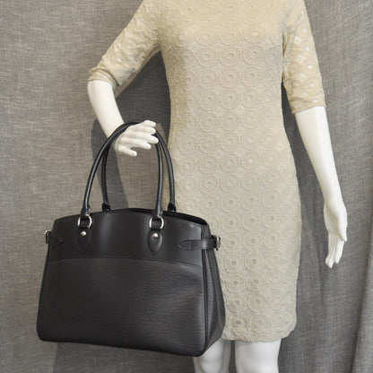 Louis Vuitton Epi Passy GM Black 2 of 8