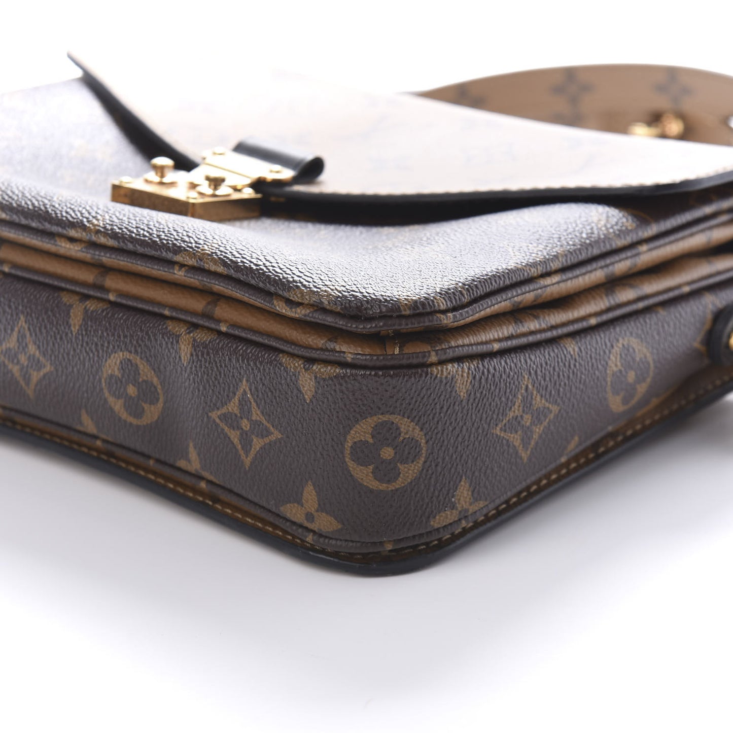 Reverse Monogram Pochette Metis
