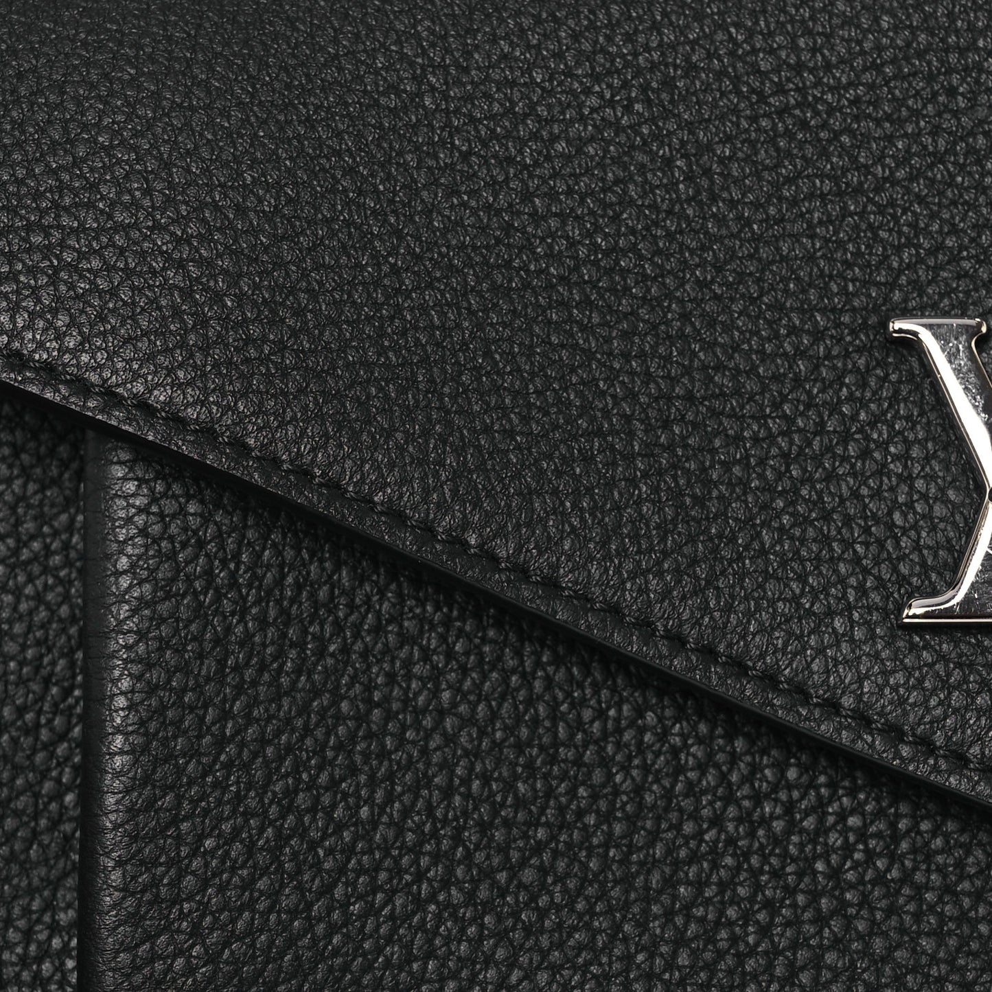 Calfskin My Lockme Chain Pochette Black