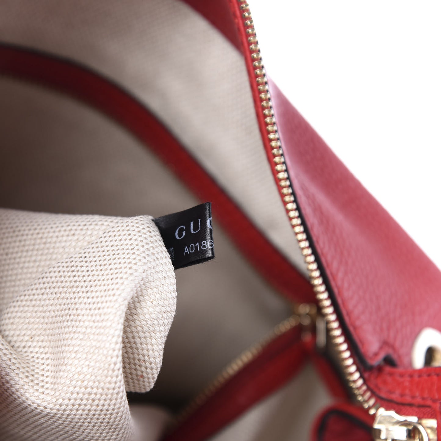 Pebbled Calfskin Large Soho Hobo Tabasco Red