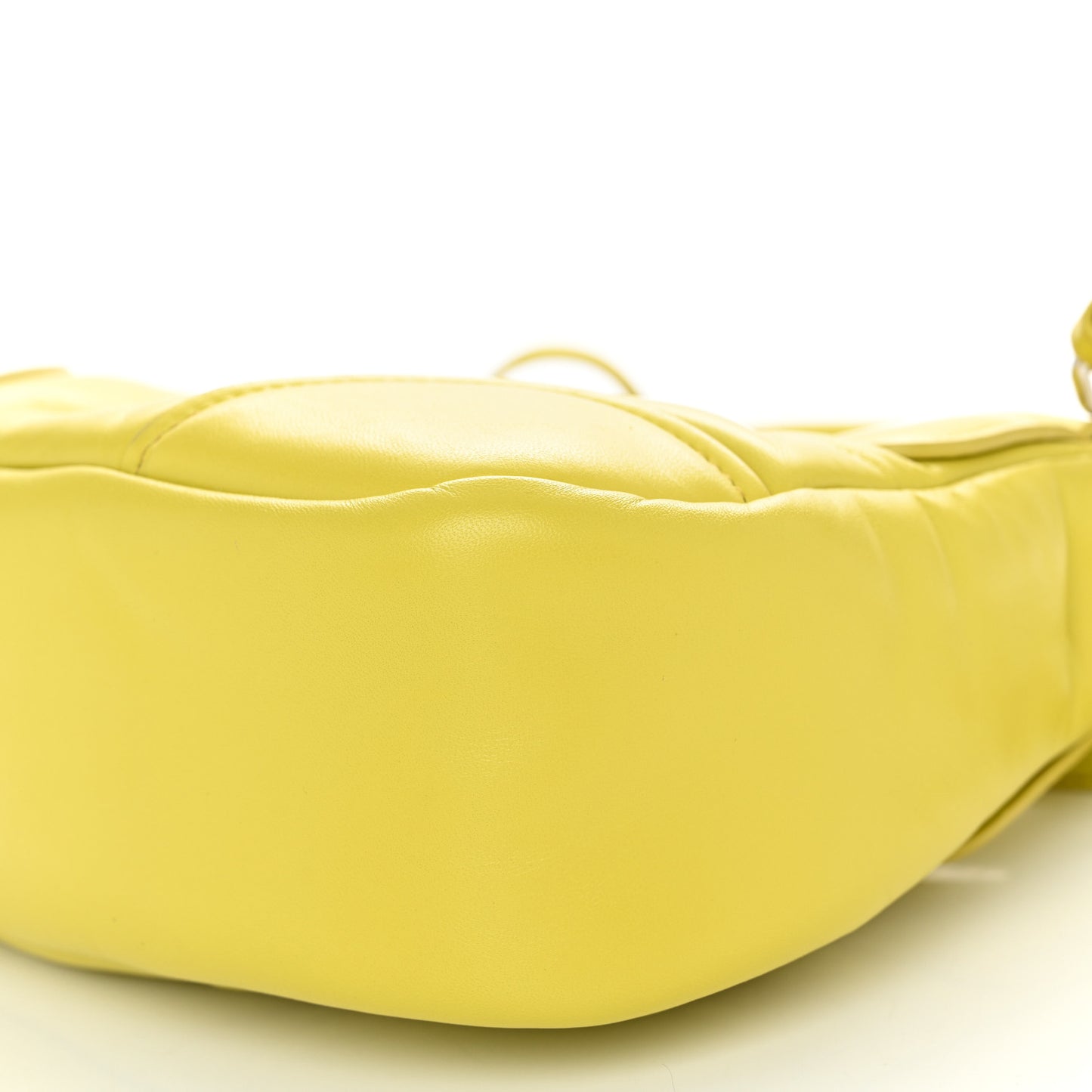 Nappa Soft Padded Re-Edition 2002 Moon Bag Cedro