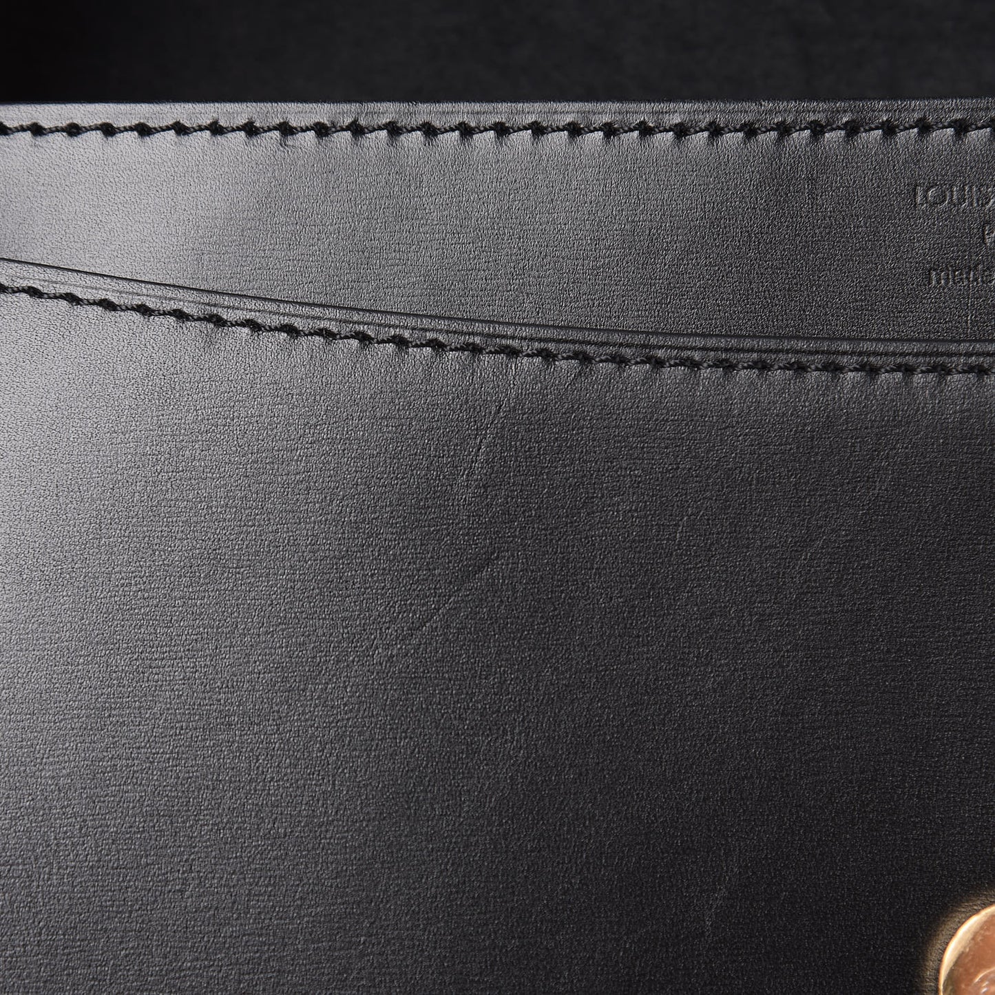 Calfskin Chain Louise GM NM Black