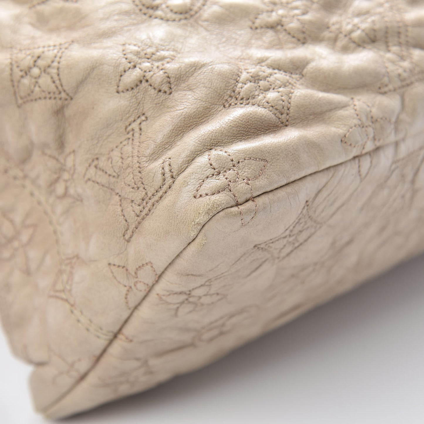 Lambskin Olympe Stratus PM Ecru