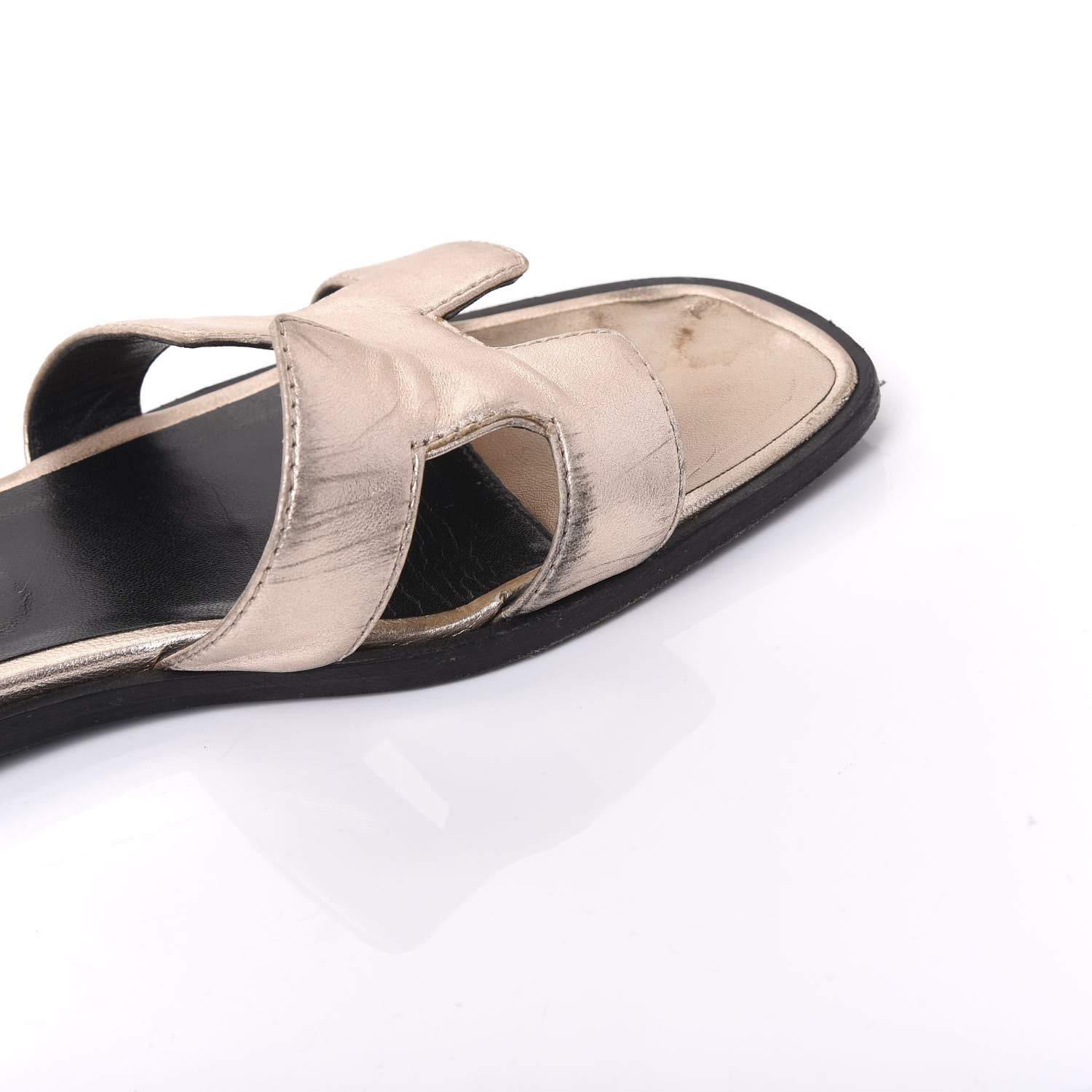 Hermes Metallic Nappa Oran Sandals 38 Or Vieilli 10 of 11