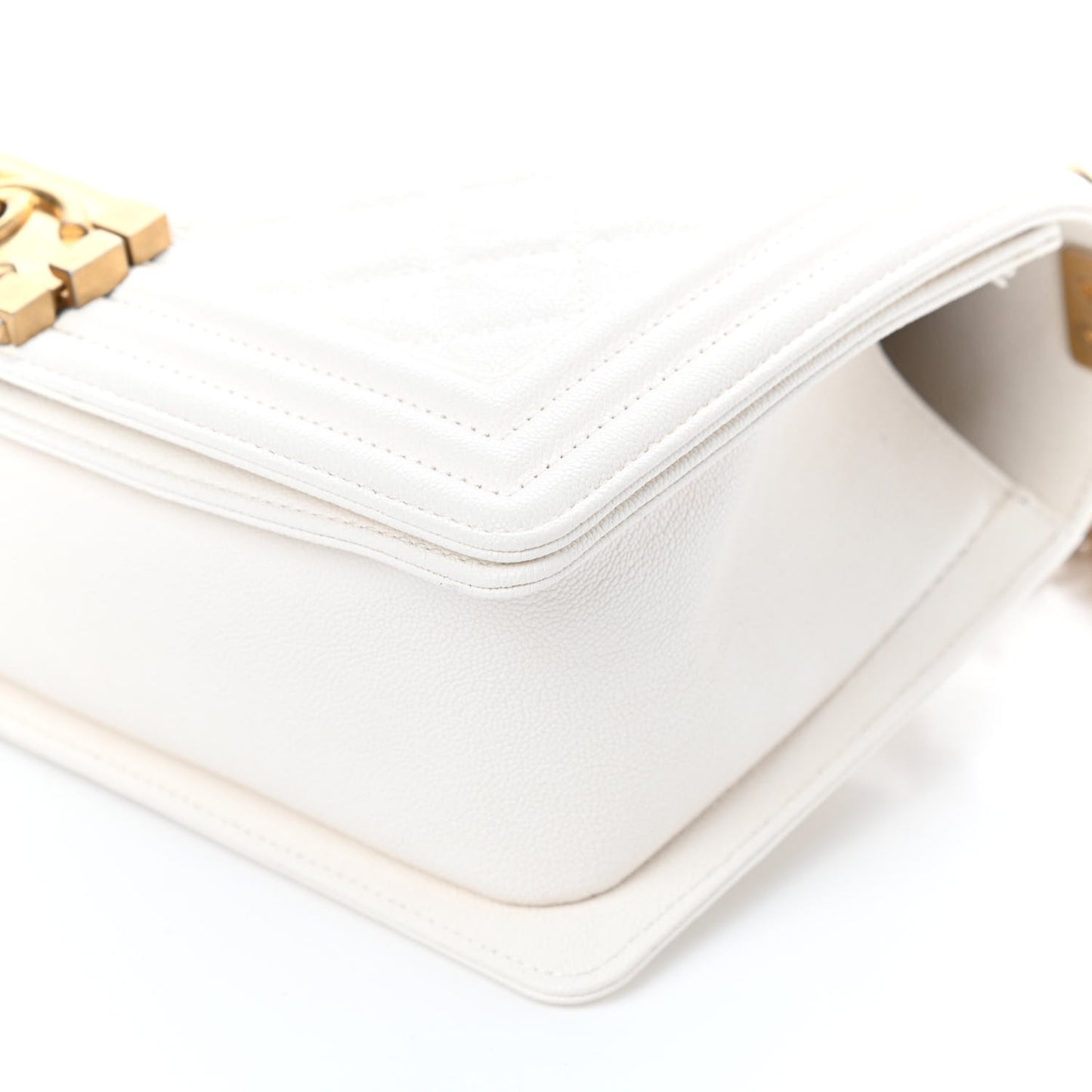 Caviar Quilted Medium Boy Flap Ivory