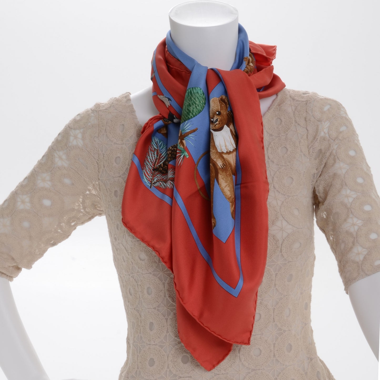 Silk Confidents Des Coeurs Scarf 90