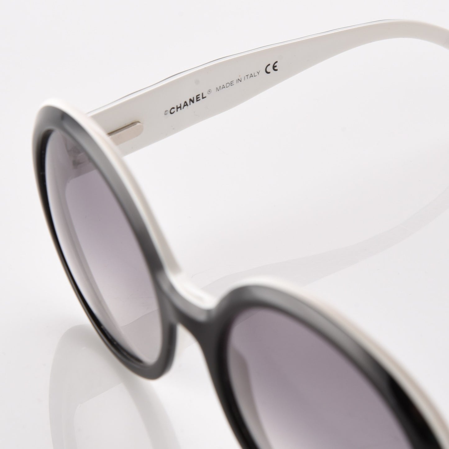 Quilted CC Mod Sunglasses 5120 Black White