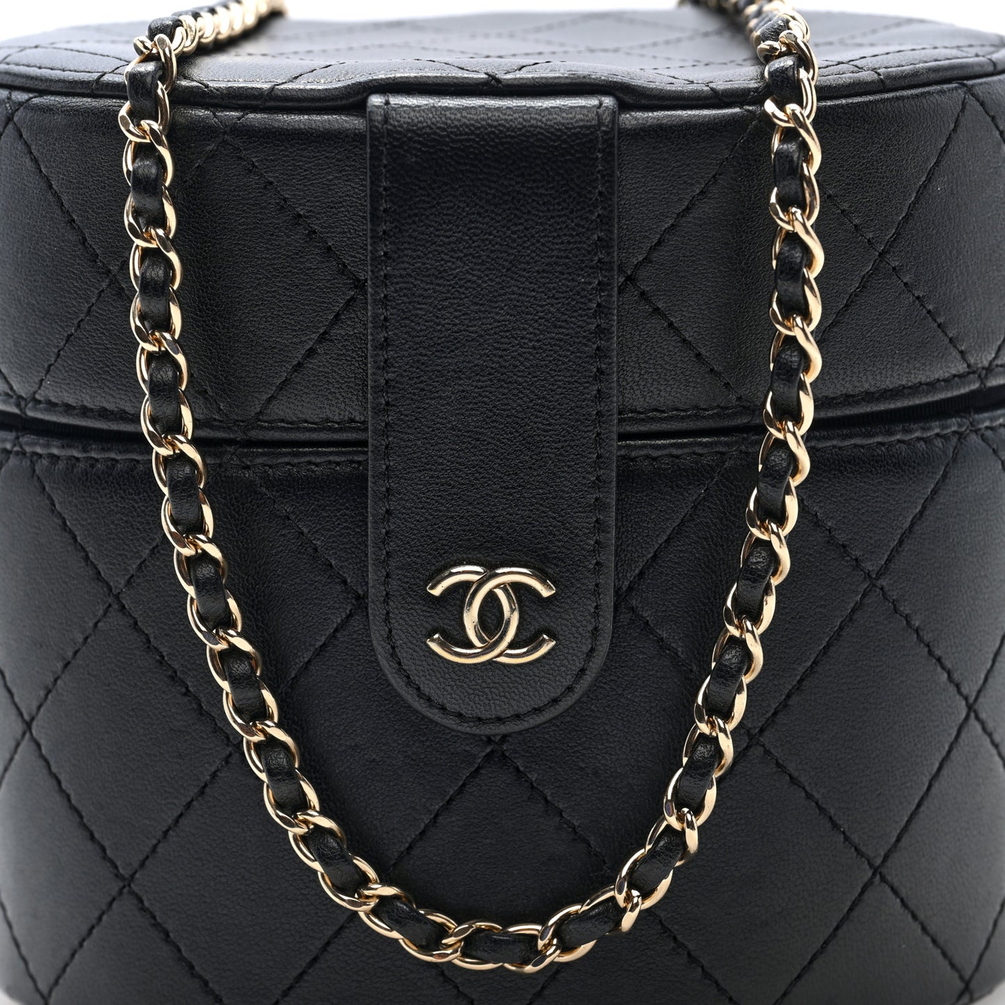 Lambskin Quilted Round Vanity Case With Chain Black