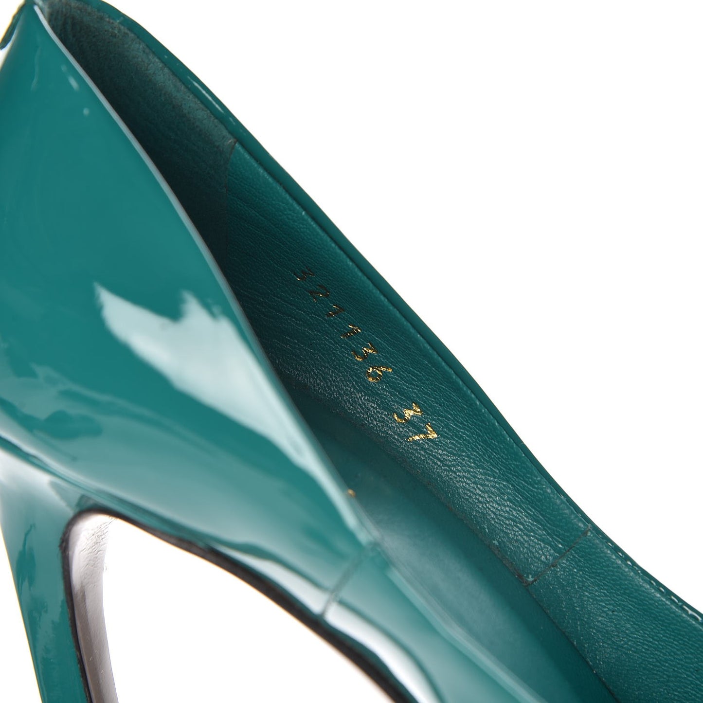 Patent Gloria Pumps 37 Spring Water