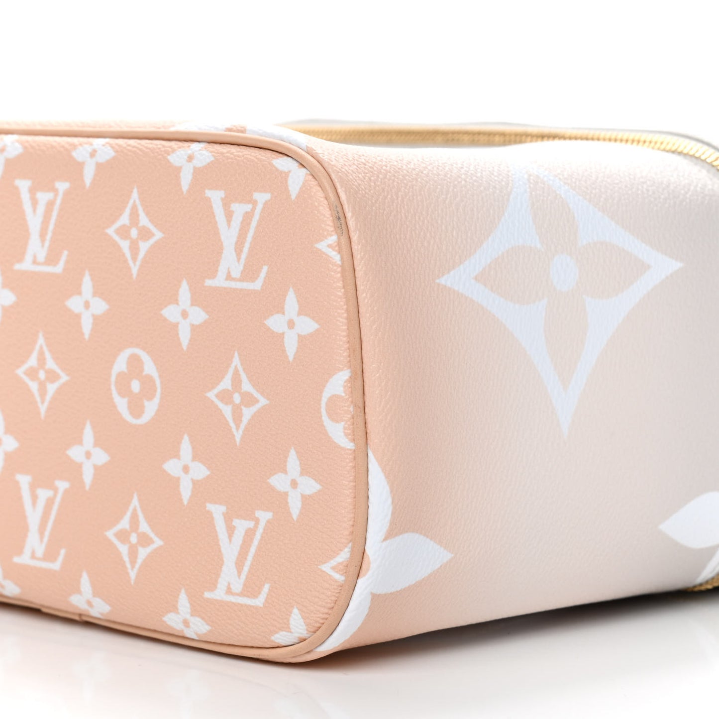 Monogram Giant By The Pool Nice BB Brume