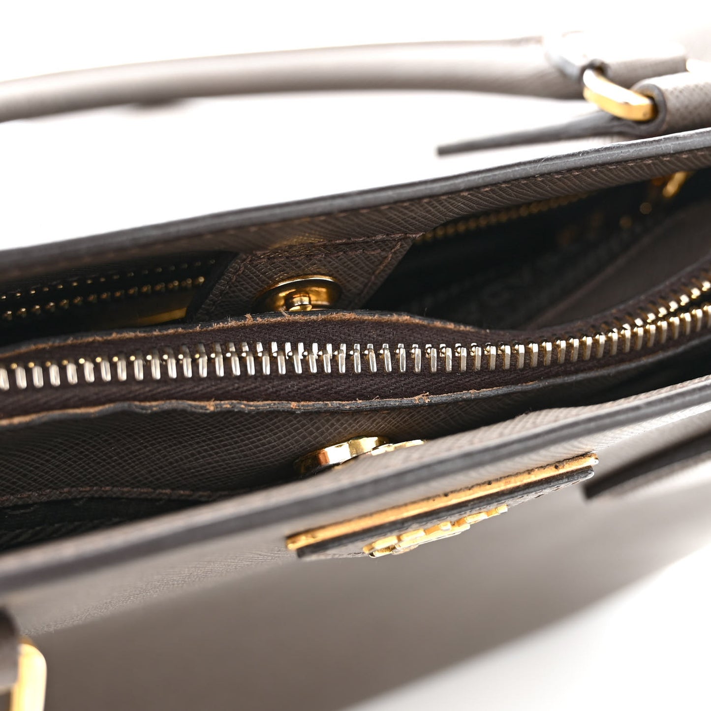 Saffiano Medium Galleria Double Zip Tote Argilla