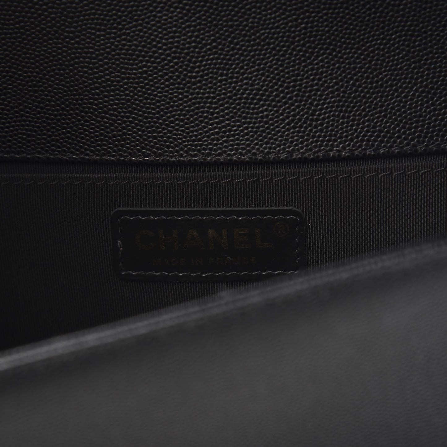 Caviar Quilted Medium Boy Flap Black