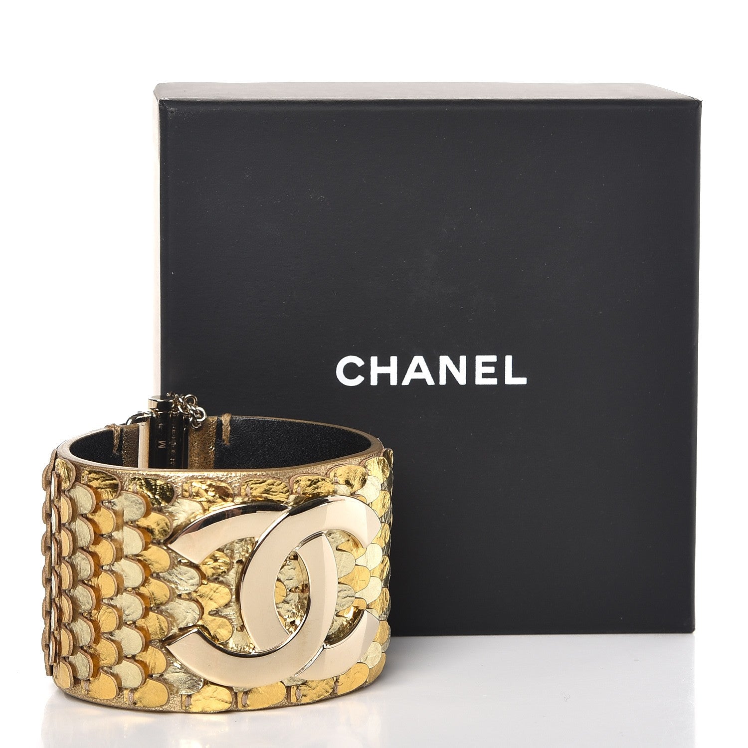 Chanel Metallic Goatskin Lambskin Calfskin CC Scales Cuff Gold 5 of 5