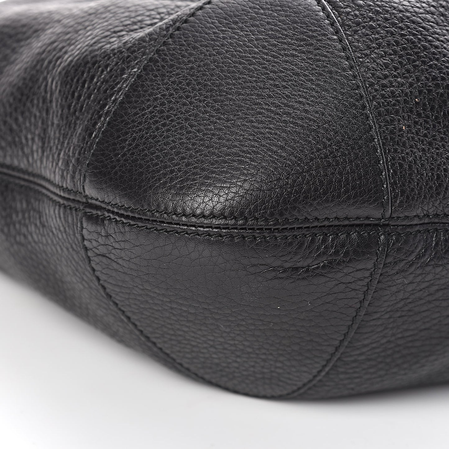Pebbled Calfskin Medium Soho Chain Hobo Black