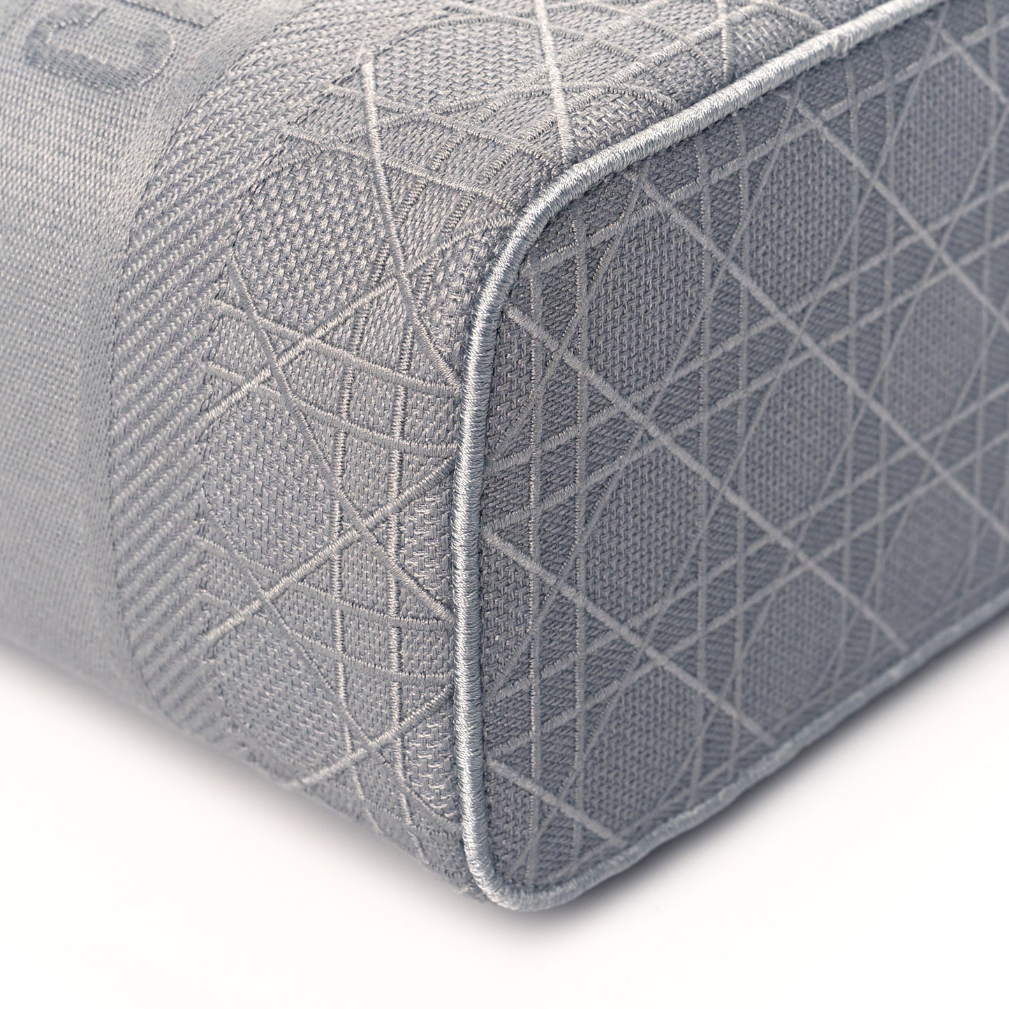 Canvas Embroidered Cannage Diortravel Vanity Case Grey