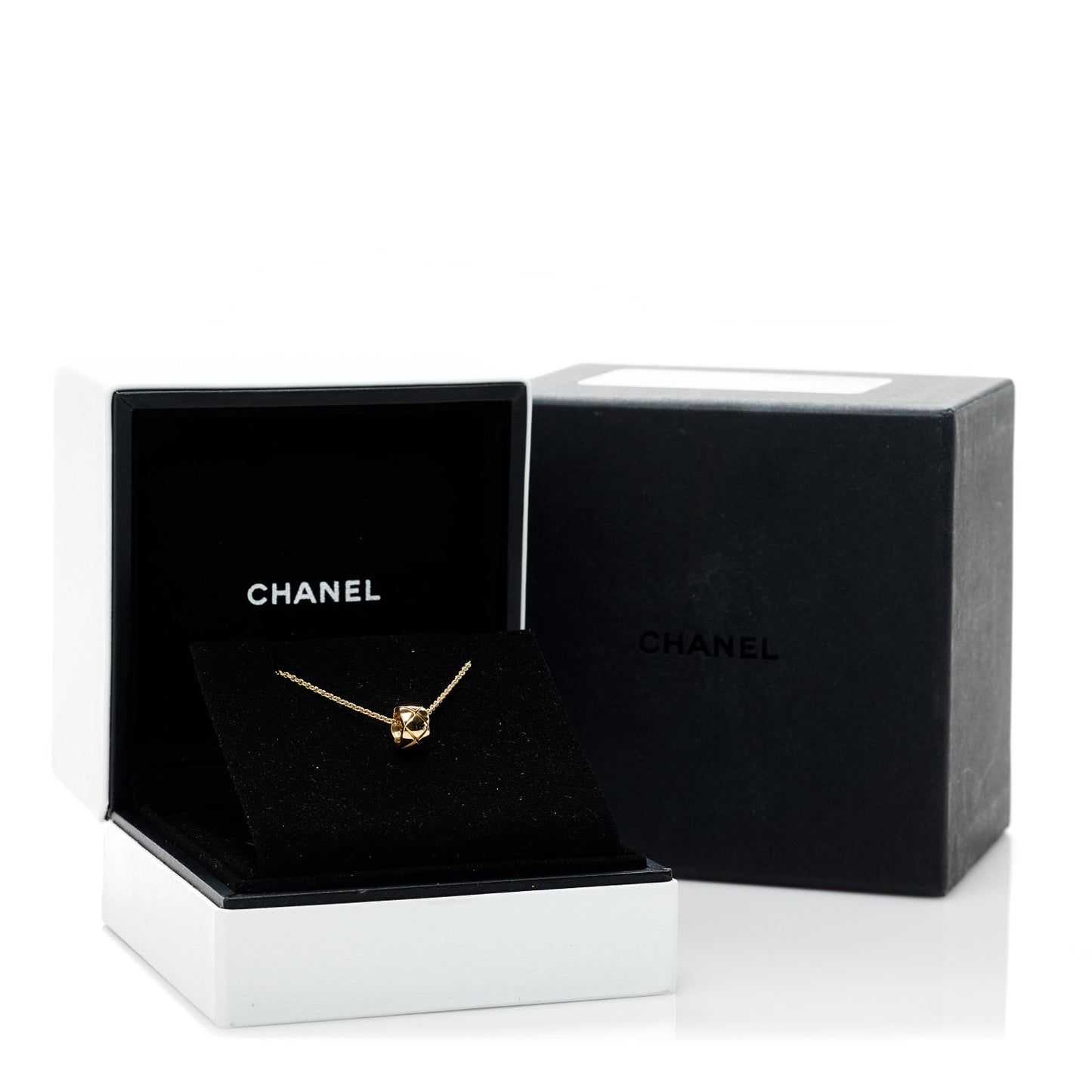 18K Yellow Gold Coco Crush Round Pendant Necklace