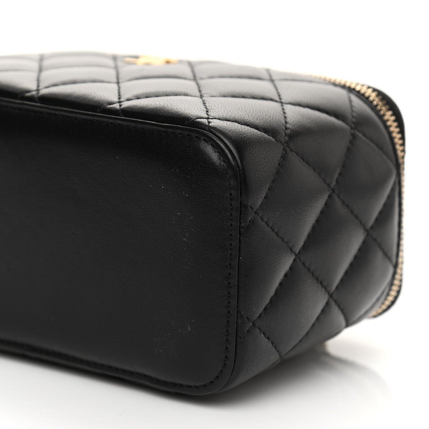 Lambskin Quilted Small Pearl Crush Vanity Case With Chain Black