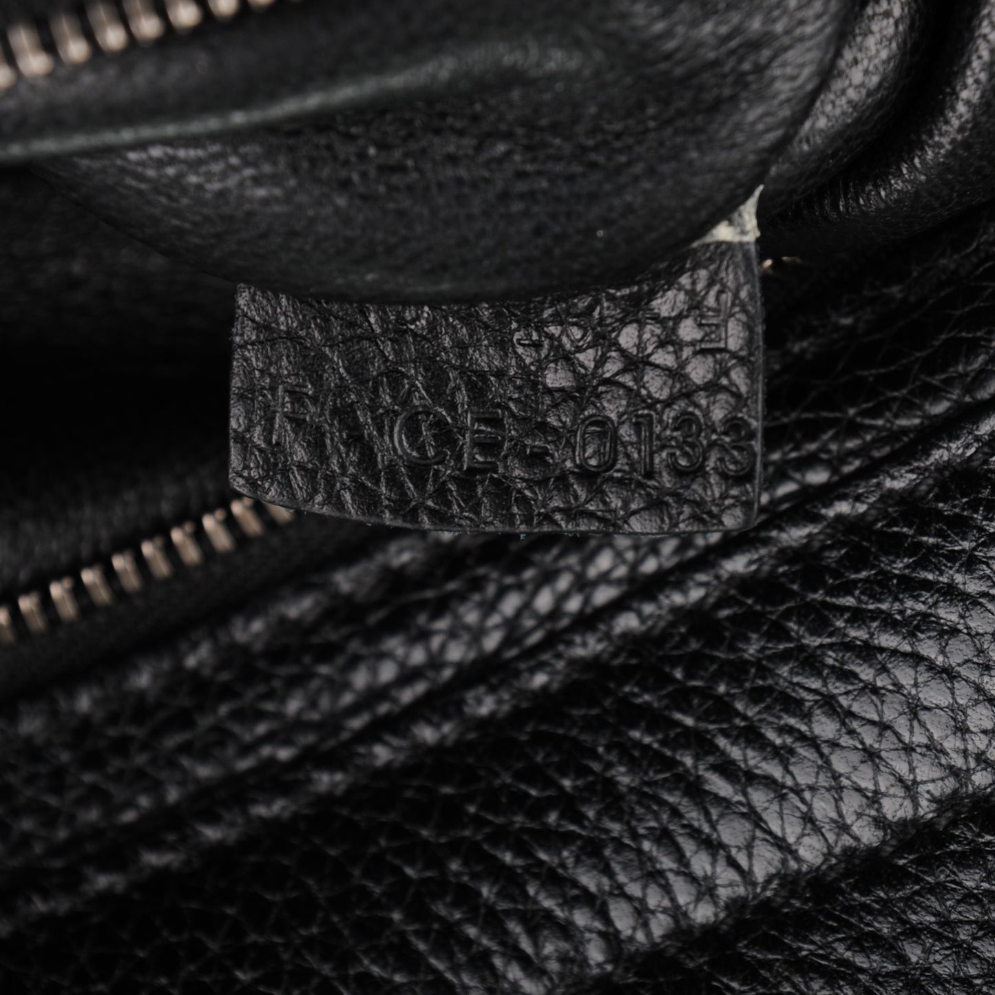 Drummed Calfskin Suede Medium Trapeze Black