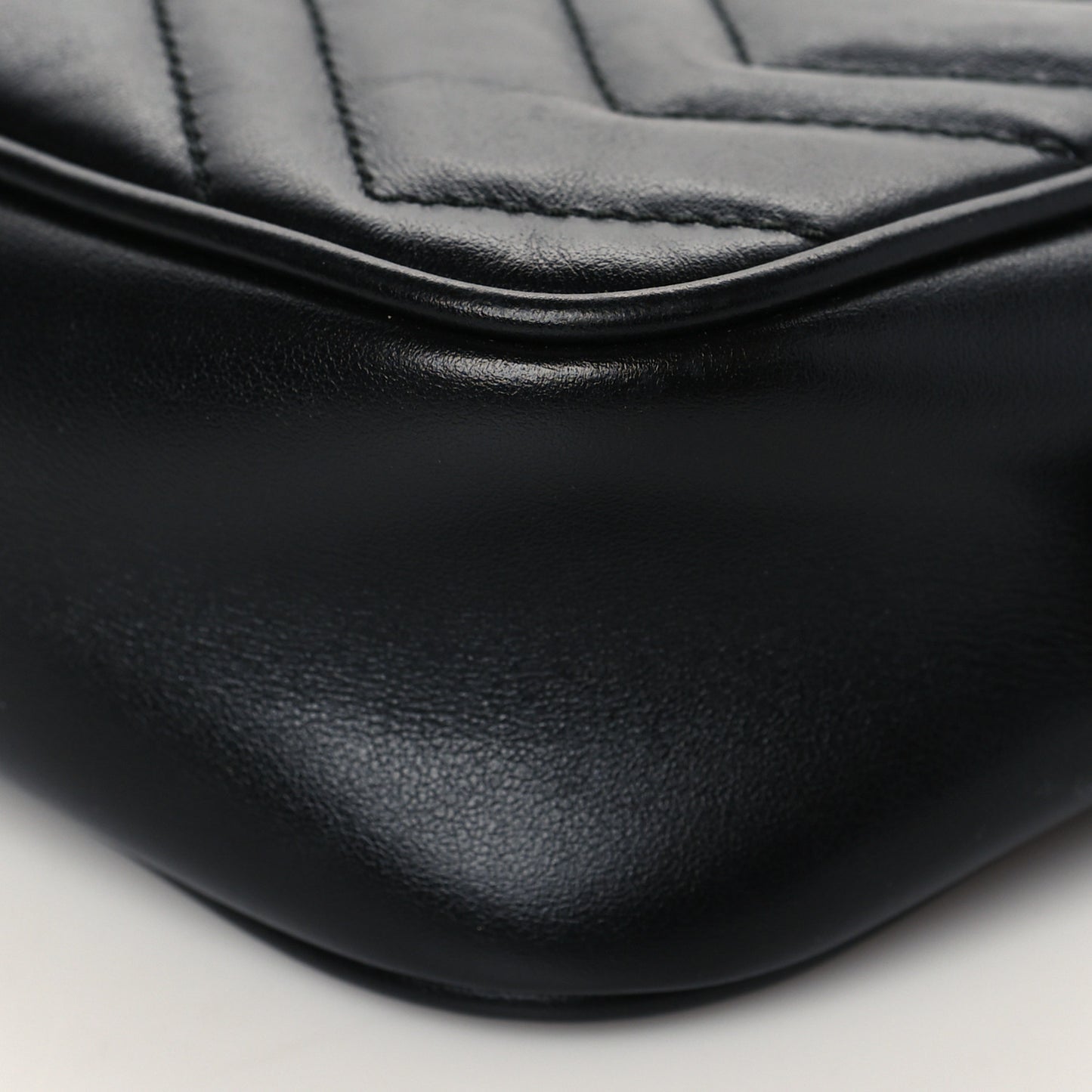 Calfskin Matelasse Mini GG Marmont Chain Shoulder Bag Black