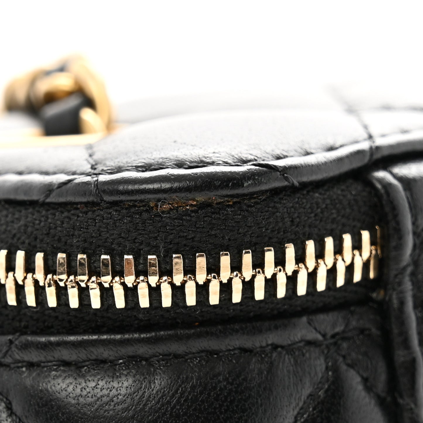 Lambskin Quilted Mini Pearl Crush Vanity Case With Chain Black