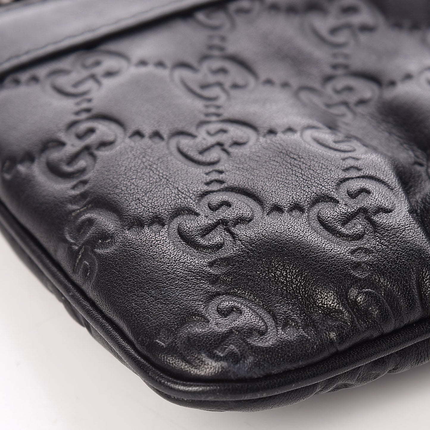 Guccissima Signature New Britt Wristlet Black