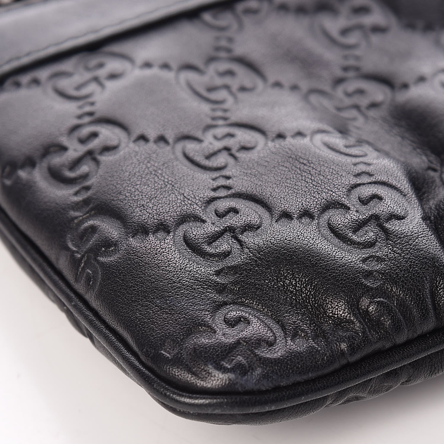 Gucci Guccissima Signature New Britt Wristlet Black 9 of 10