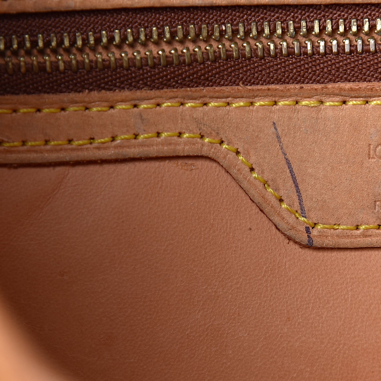 Monogram Petit Bucket 23