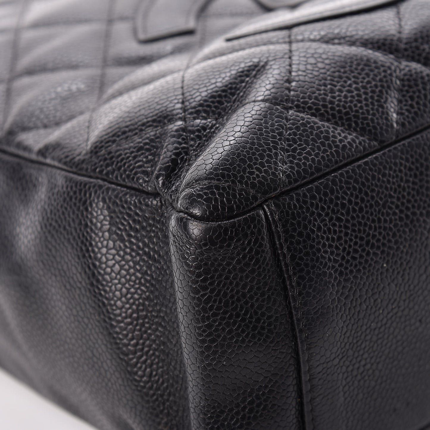 Caviar Quilted Petit Shopping Tote PST Black