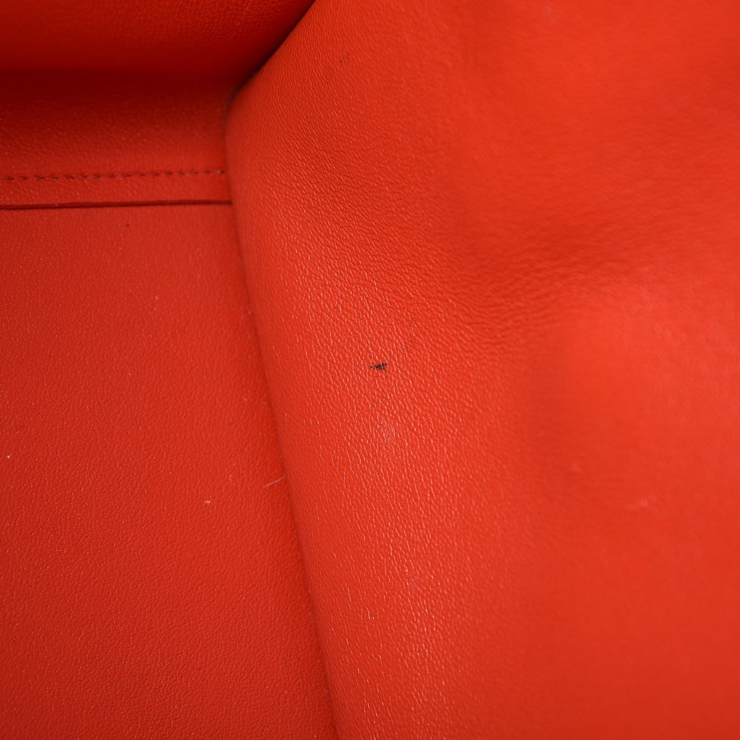 Drummed Calfskin Suede Small Trapeze Vermillion