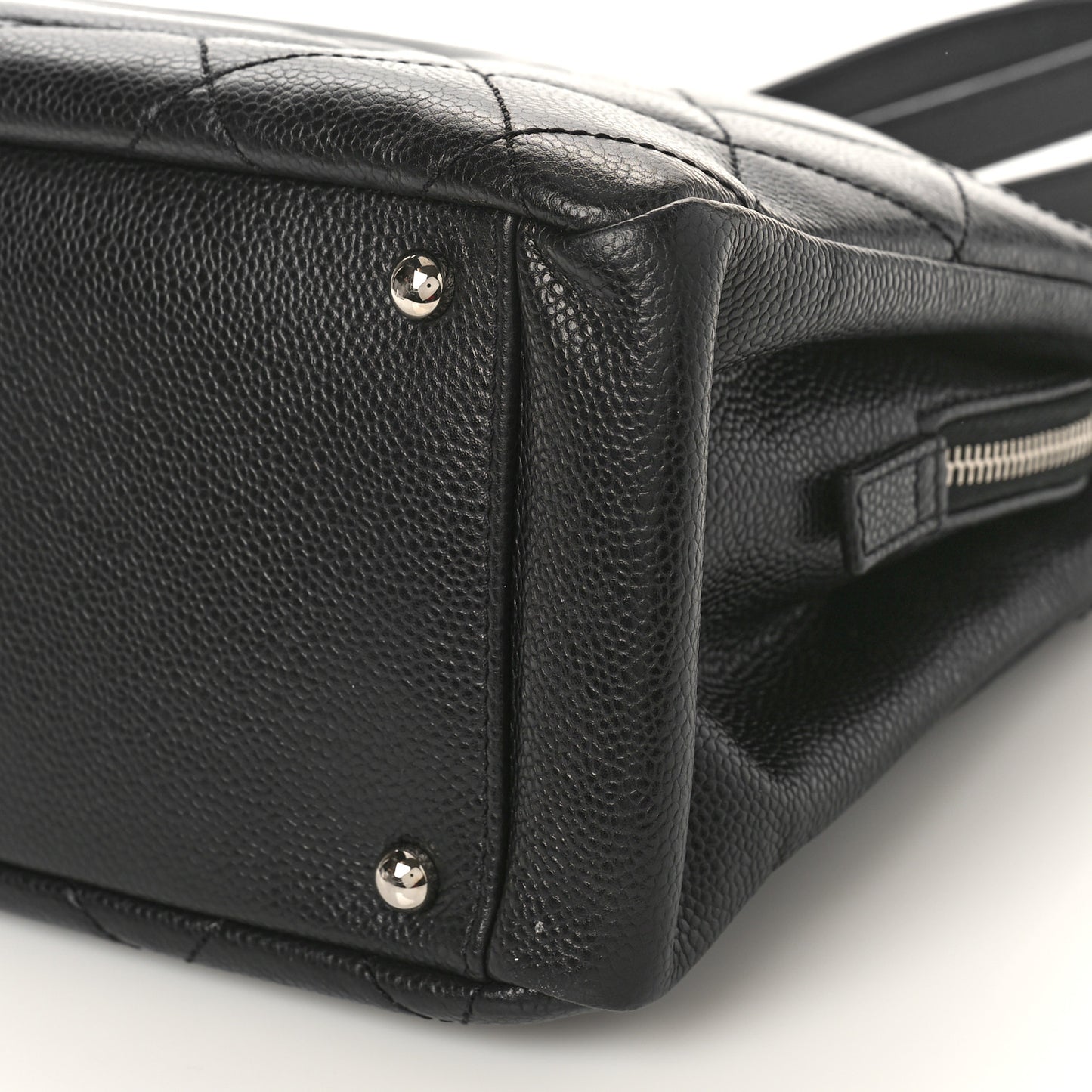 Caviar Quilted CC Timeless Soft Tote Black