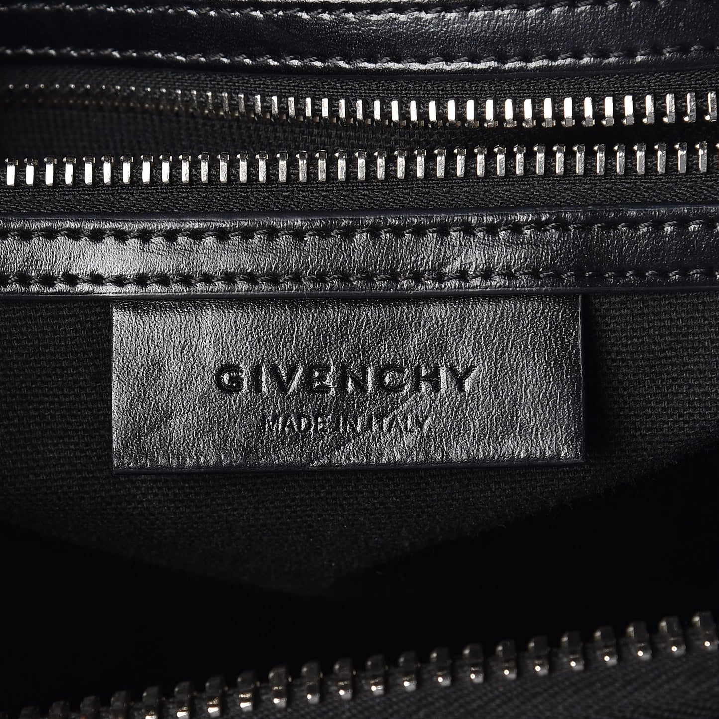 Shiny Lord Calfskin Medium Antigona Black