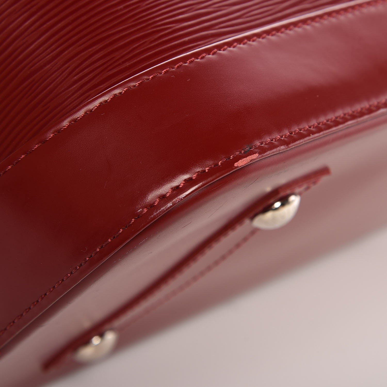 Louis Vuitton Epi Alma MM Rubis 9 of 13
