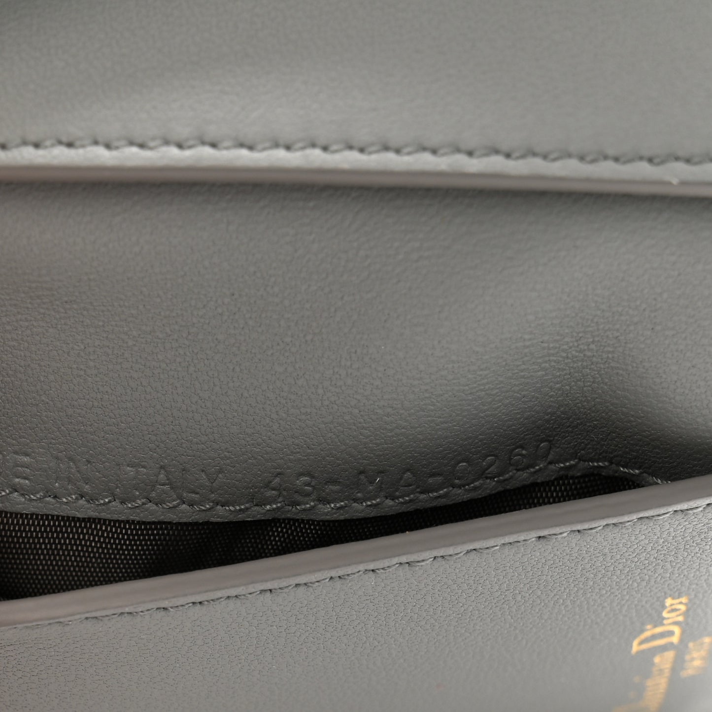 Grained Calfskin Saddle Card Holder Grey