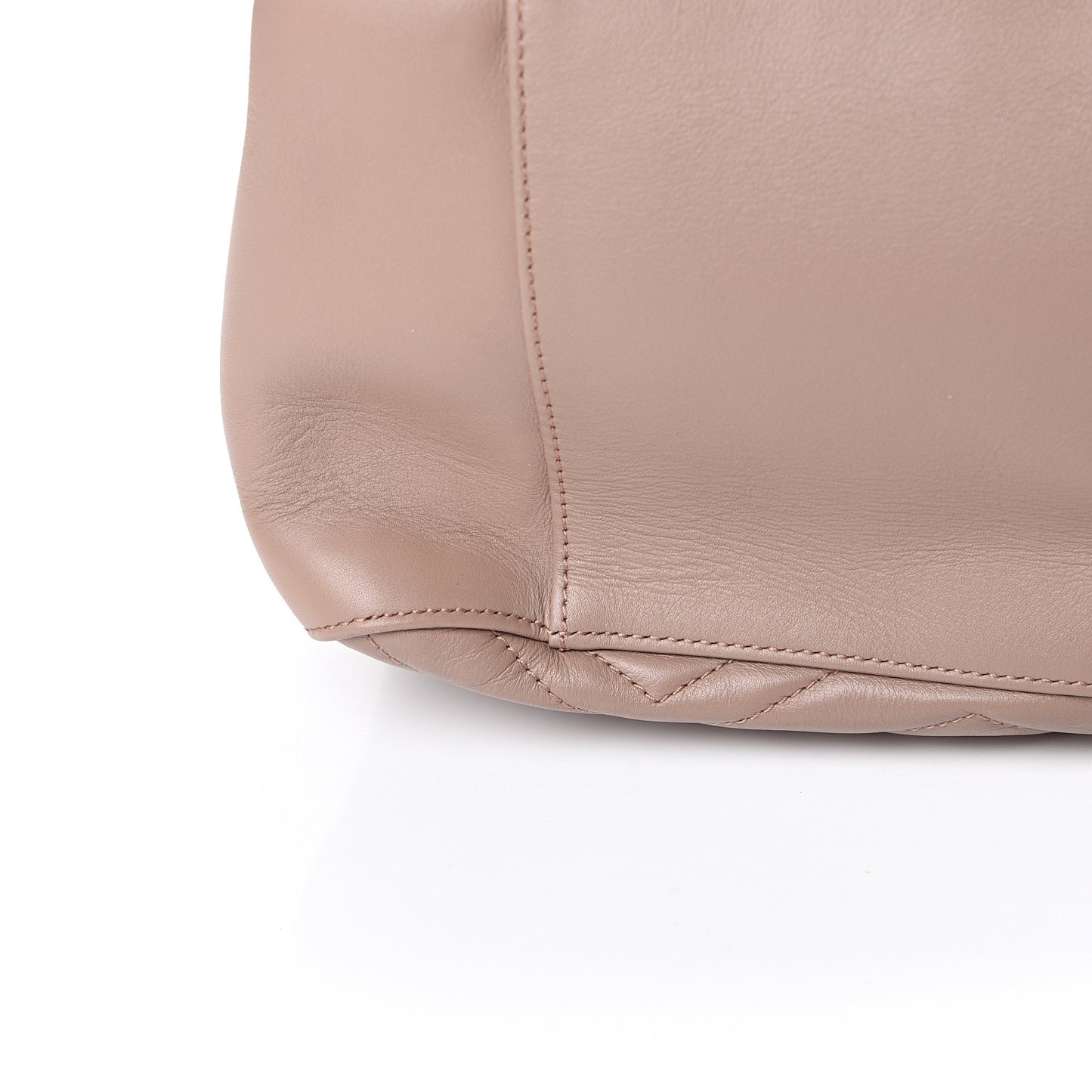 Calfskin Matelasse Medium GG Marmont Shoulder Tote Bag Porcelain Rose