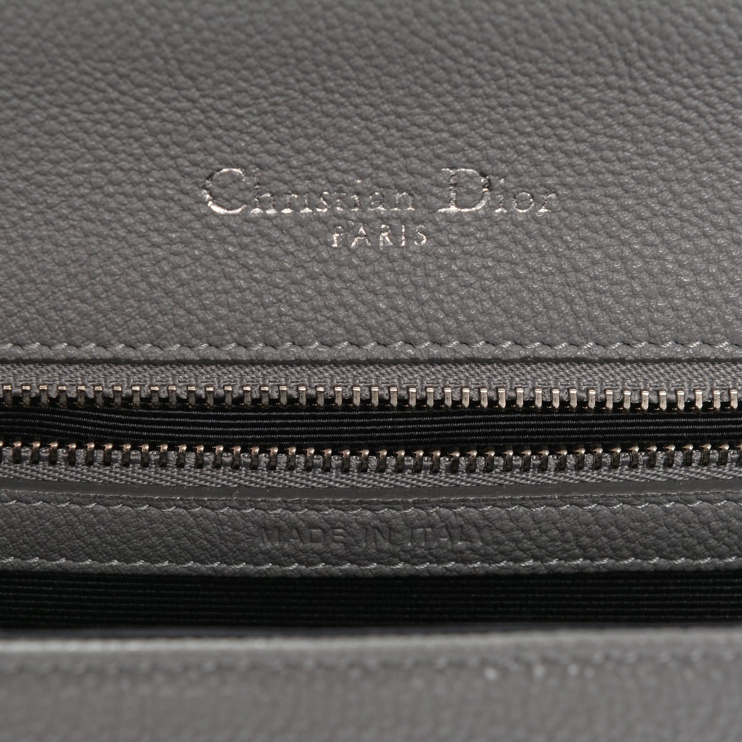 Grained Calfskin Medium Diorama Flap Bag Gris