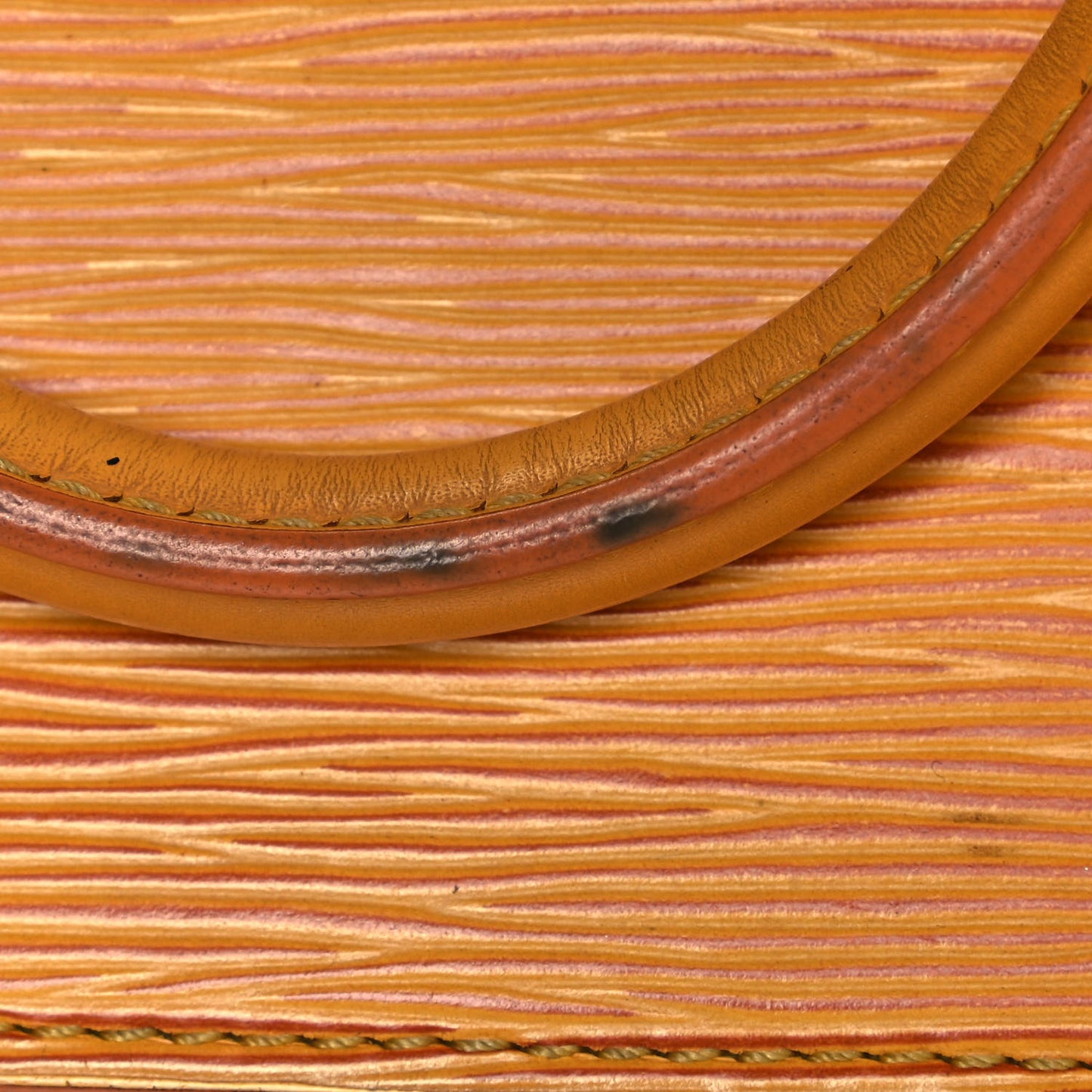 Epi Sac Triangle Tassil
