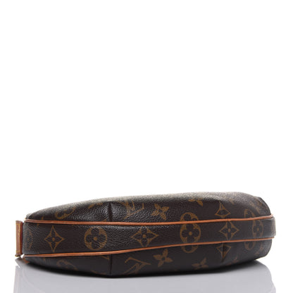 Louis Vuitton Monogram Croissant PM 4 of 20