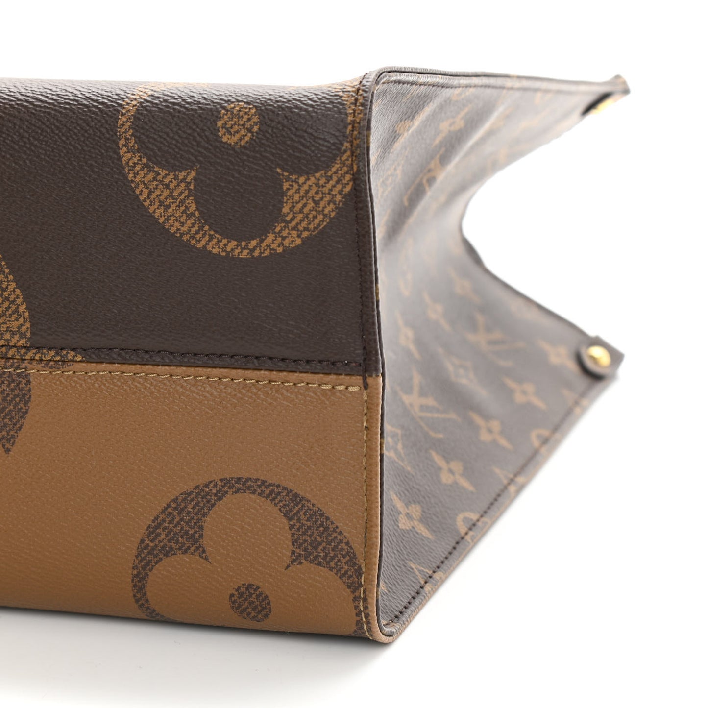 Reverse Monogram Giant Onthego MM