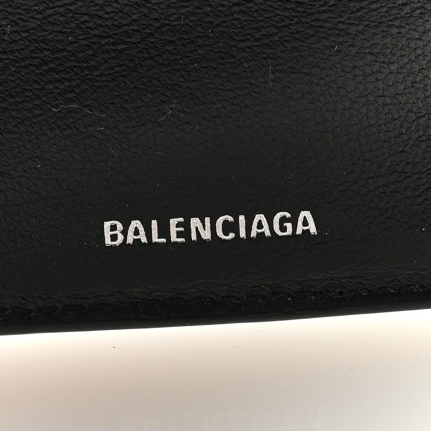 Grained Calfskin Logo Mini Cash Wallet On Chain Black White